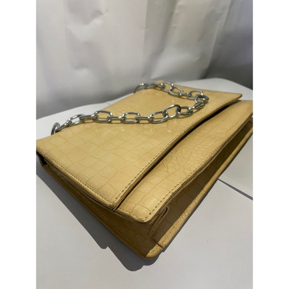 Elegant Yellow handbag - Picture 2 of 4